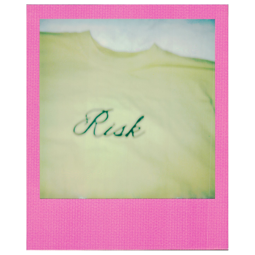 Risk T-Shirt Polaroid Pink Front