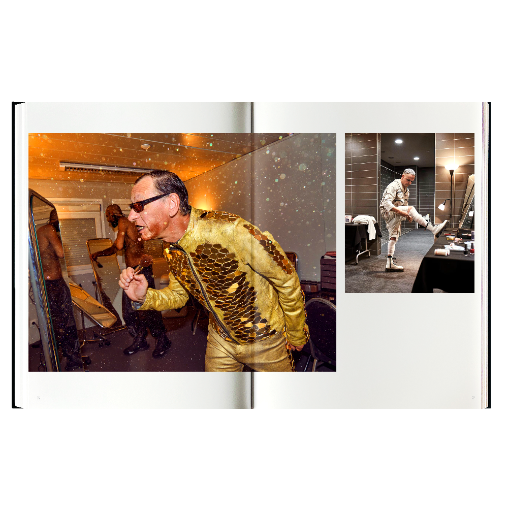 Live in Mexico City (Limited Edition Deluxe CD + Blu-Ray Box Set) 10