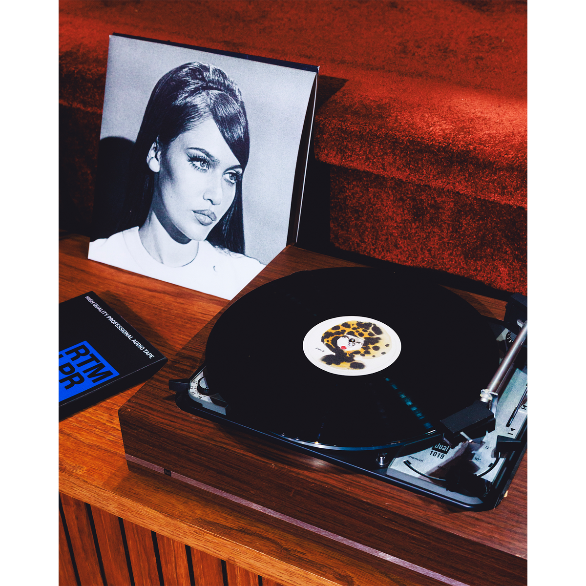 Visitor: Deluxe Unplugged (Exclusive 180g LP) Player Front